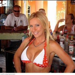 sexy barmaids 43