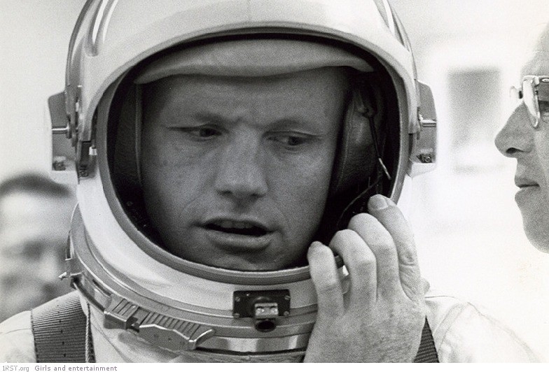 neil armstrong 4