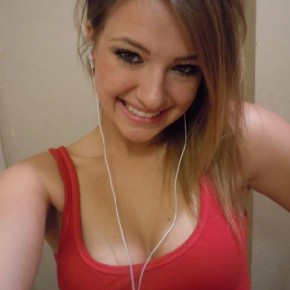 sexy facebook chick 25