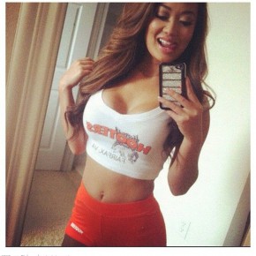 hooters girl 14