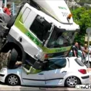 ridiculous car accident 2