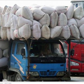 overloaded china vehicle 11