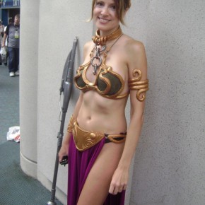 girls dressed as leia aa