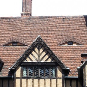 house with face n