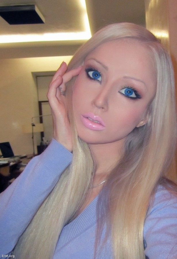 Girls that look like real barbie doll