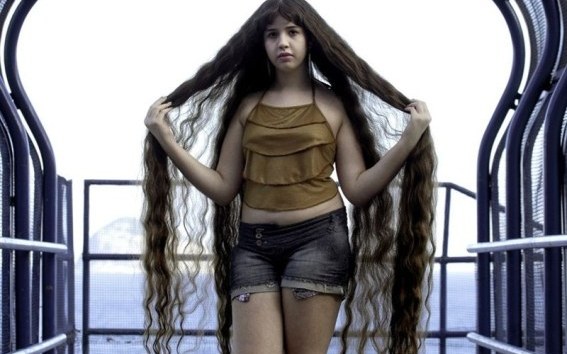girls with longest hair 000
