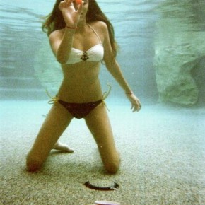 underwater sexy chicks 25