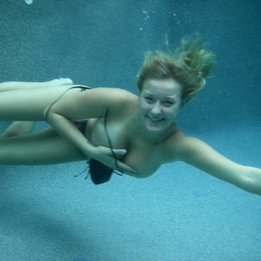 underwater sexy chicks 26