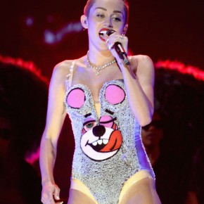 miley cyrus sexiest photos 40